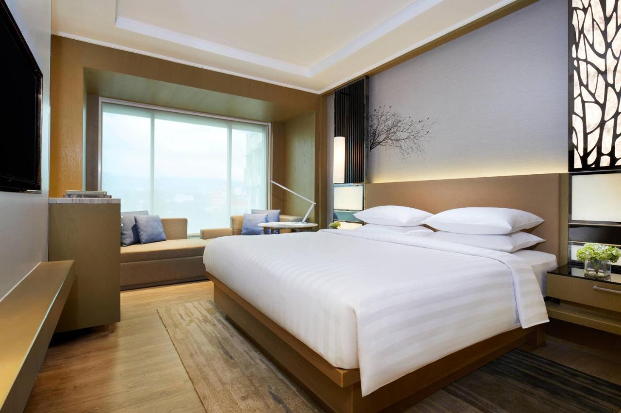 Hotel Courtyard By Marriott Bandung Dago Esterno foto