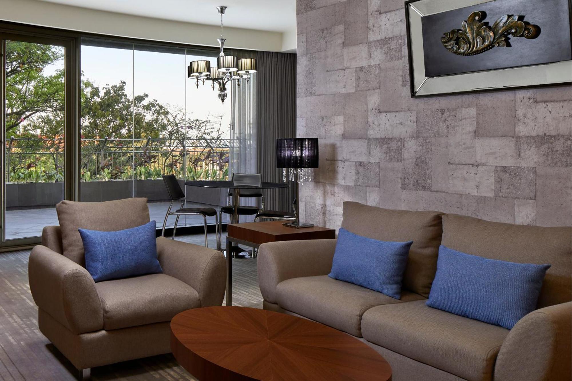 Hotel Courtyard By Marriott Bandung Dago Esterno foto