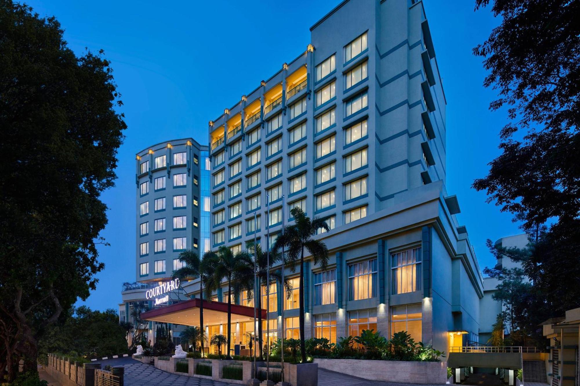 Hotel Courtyard By Marriott Bandung Dago Esterno foto